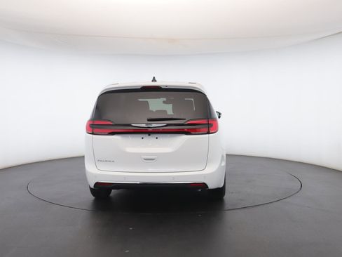New 2026 Chrysler Pacifica Select image 22