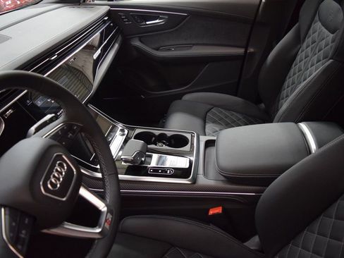 New 2026 Audi SQ7 Prestige image 4