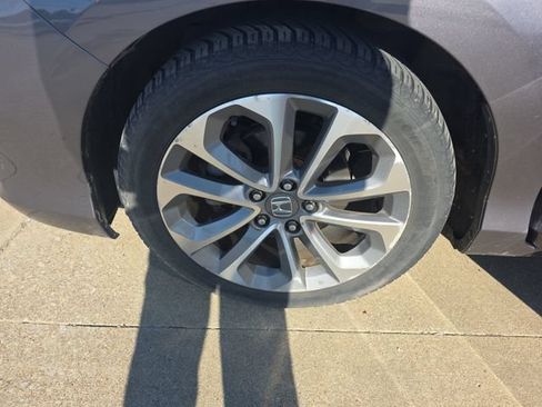 Used 2015 Honda Accord EX-L image 18