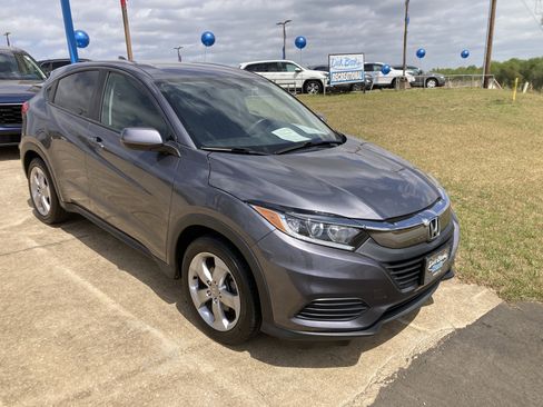 Used 2019 Honda HR-V LX image 2
