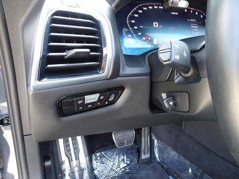 Used 2022 BMW M8 Competition w/ M Carbon Exterior Package image 15