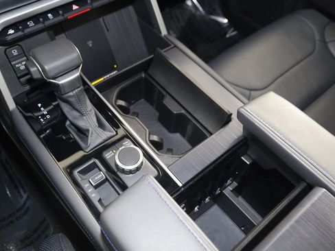 Used 2025 Toyota Tundra Platinum image 30