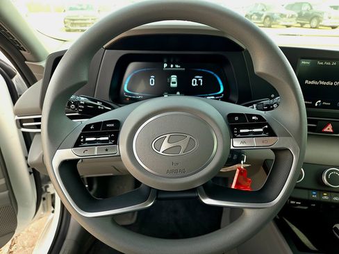 New 2026 Hyundai Elantra SE image 10