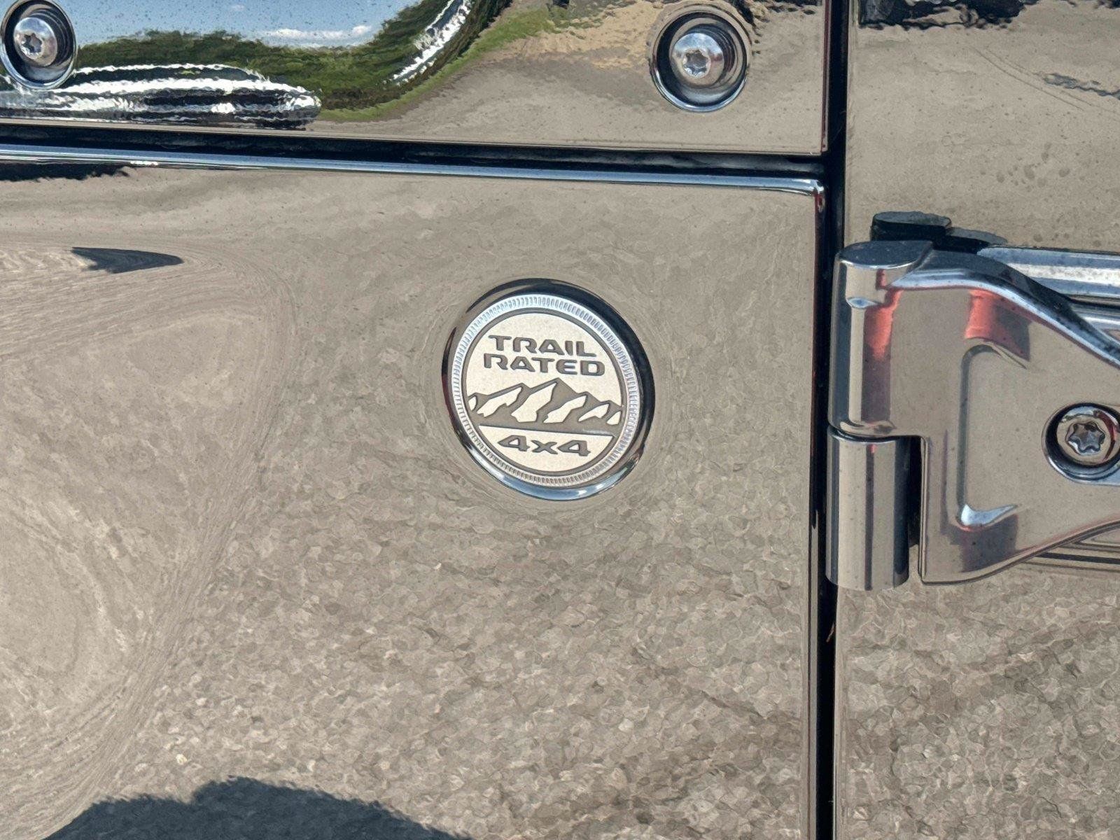 Certified 2023 Jeep Gladiator Sport AWD/4WD image 13