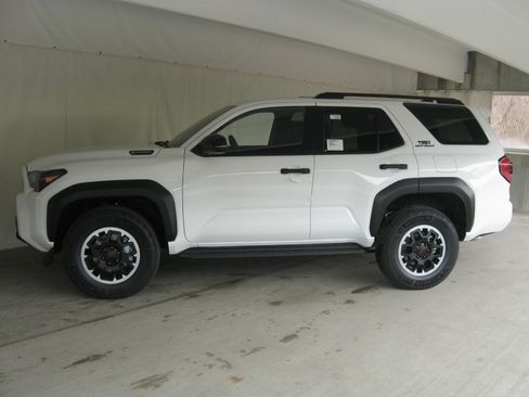 New 2025 Toyota 4Runner TRD Off-Road image 4