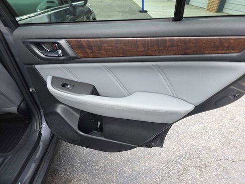 Used 2018 Subaru Outback 2.5i Limited image 17