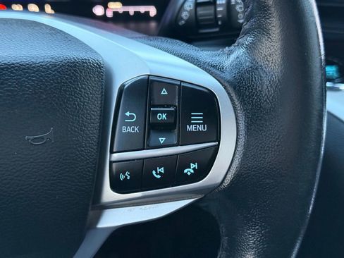 Used 2022 Ford Explorer XLT image 27