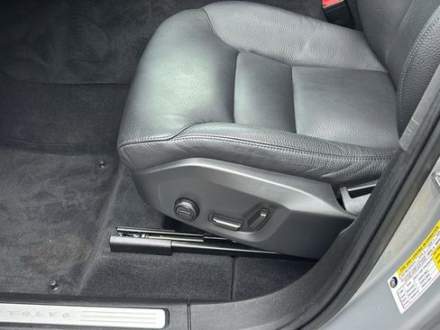 Certified 2023 Volvo XC60 B5 Plus w/ Climate Package AWD/4WD image 25