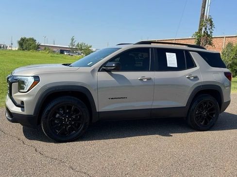 Used 2026 GMC Terrain Elevation w/ Black Edition FWD image 3