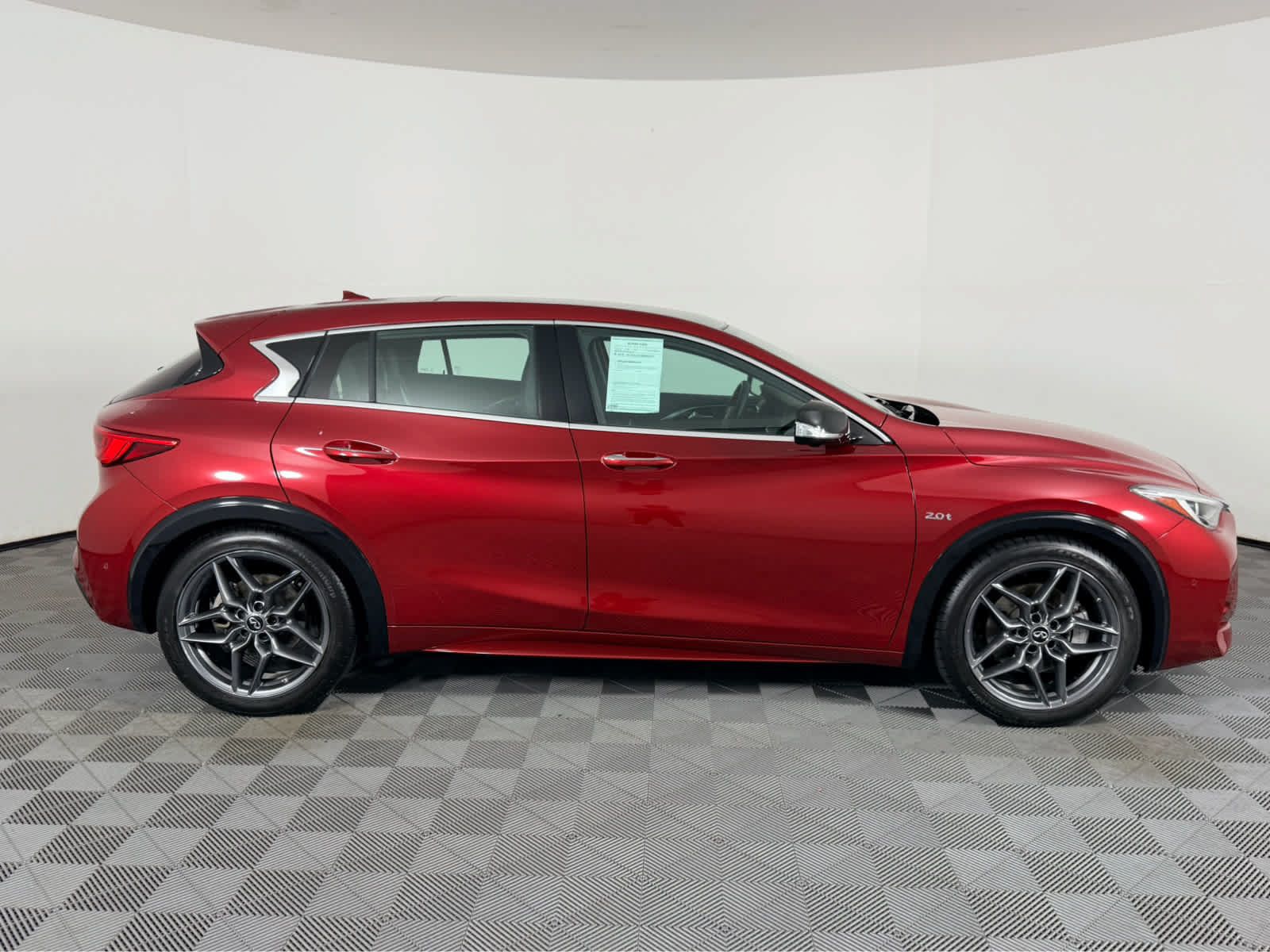 Used 2017 INFINITI QX30 Sport w/ Sport Leather Package FWD image 2