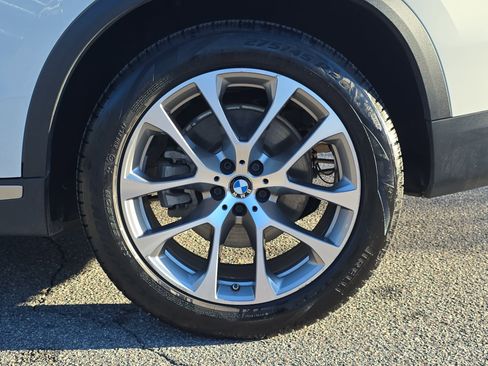 Used 2020 BMW X5 xDrive40i w/ Premium Package image 35