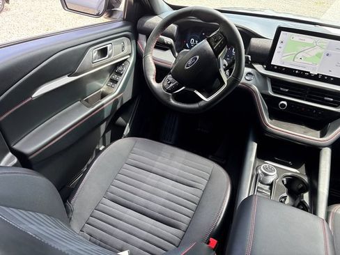 Certified 2025 Ford Explorer ST-Line AWD/4WD image 21