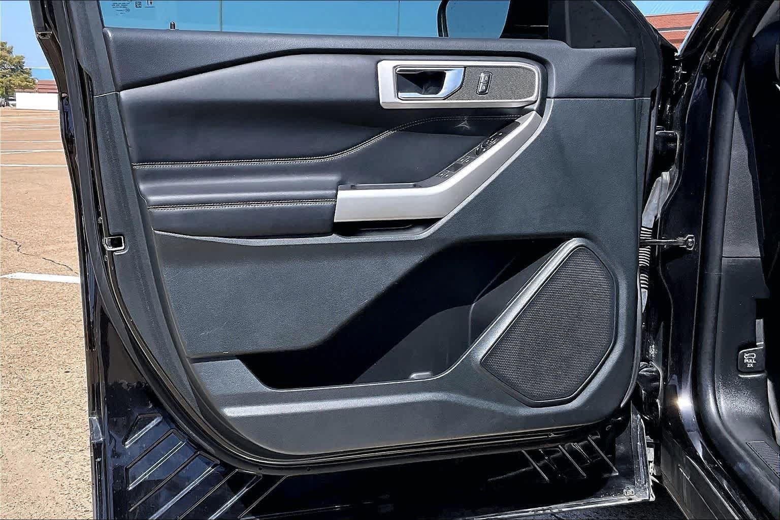 Used 2023 Ford Explorer XLT RWD image 26