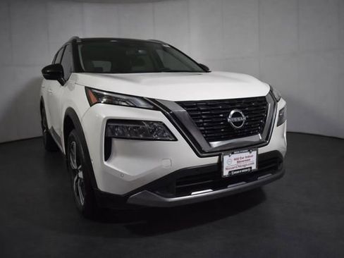 Certified 2023 Nissan Rogue SL w/ SL Premium Package image 3