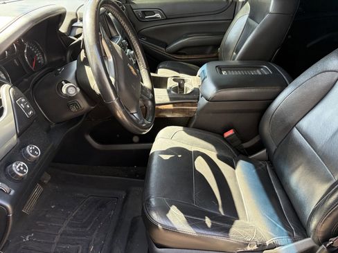 Used 2015 Chevrolet Suburban LT w/ Luxury Package AWD/4WD image 12