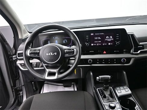 Used 2023 Kia Sportage LX image 12
