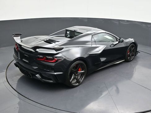 Used 2024 Chevrolet Corvette Z06 w/ Z07 Performance Package image 18