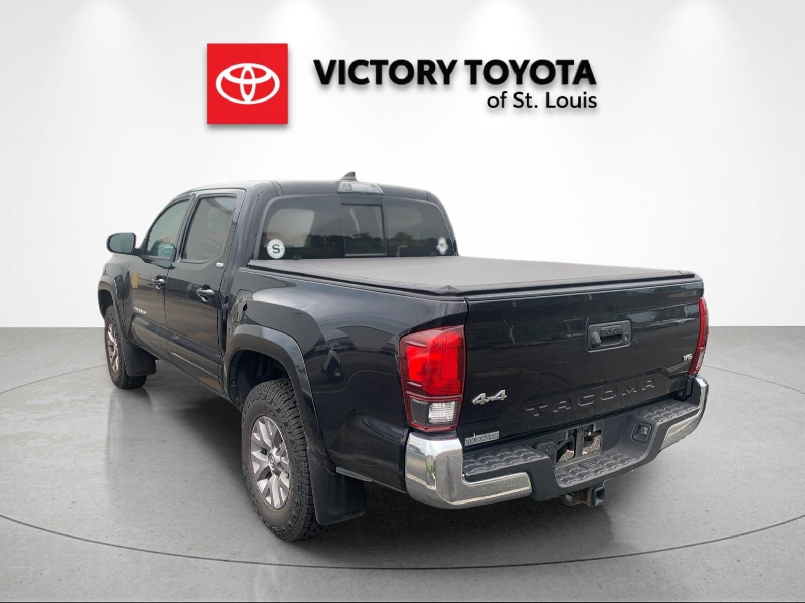 Used 2019 Toyota Tacoma SR5 AWD/4WD image 4