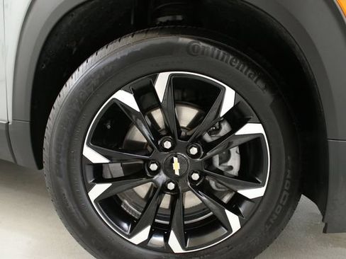 Used 2023 Chevrolet TrailBlazer LT FWD image 32