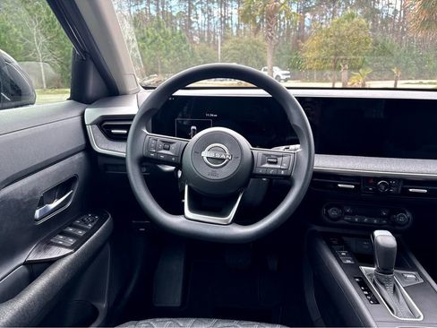 New 2026 Nissan Kicks SV w/ Cold Weather Package FWD image 10