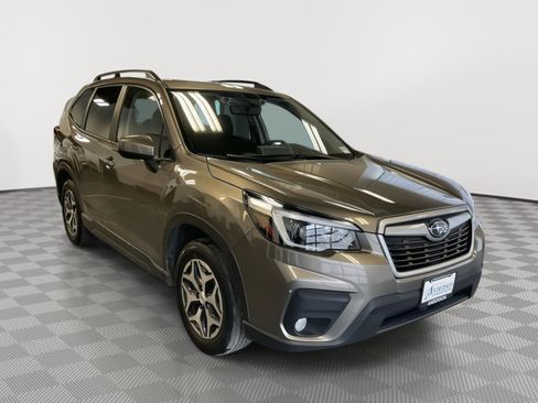 Used 2021 Subaru Forester Premium image 5