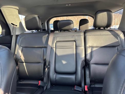 Used 2021 Ford Explorer XLT w/ Equipment Group 202A image 23