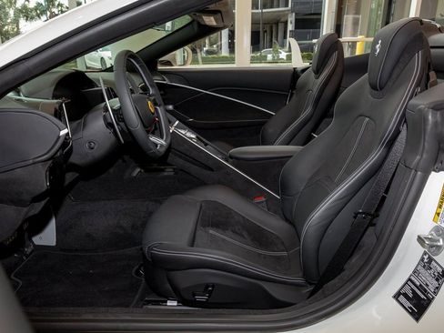 Used 2024 Ferrari Roma Spider image 16