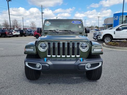 Used 2022 Jeep Wrangler Unlimited Sahara w/ Cold Weather Group image 2