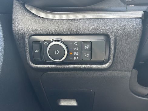 Used 2023 Ford Explorer XLT w/ Equipment Group 202A image 22