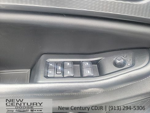 Used 2023 Jeep Grand Cherokee Altitude AWD/4WD image 9