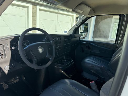 Used 2011 Chevrolet Express 3500 image 13