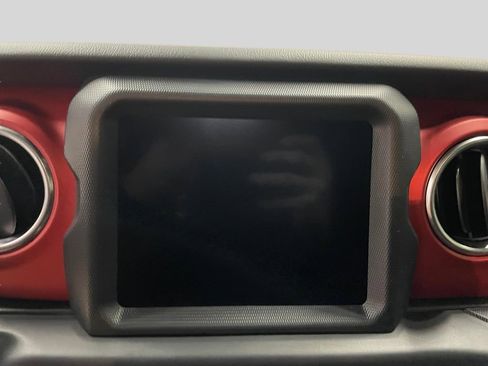 Used 2020 Jeep Gladiator Rubicon image 9