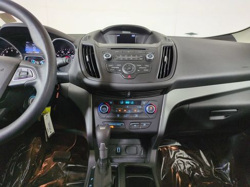 Used 2017 Ford Escape SE FWD image 19