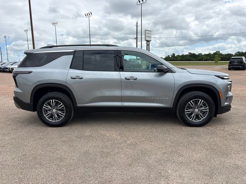New 2026 Chevrolet Traverse LT w/ Driver Confidence Package FWD image 7