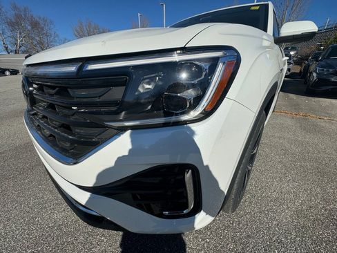 Used 2024 Volkswagen Atlas SEL Premium R-Line image 26