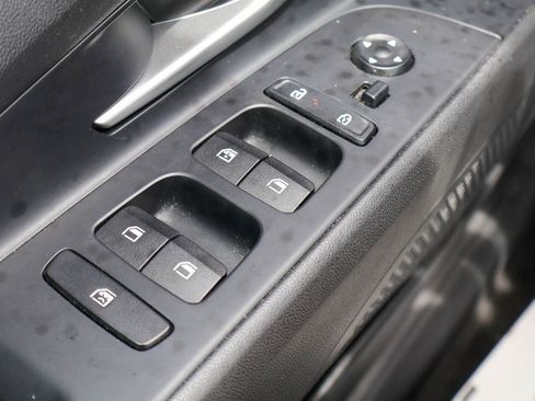 Used 2025 Hyundai Elantra Limited FWD image 19