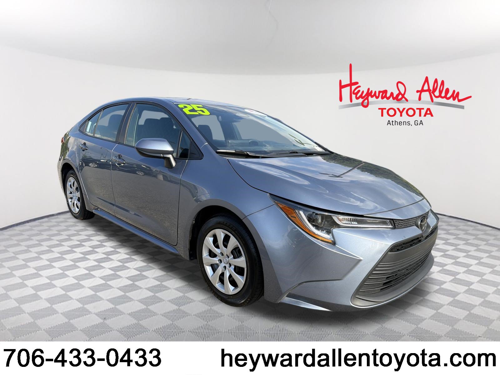 Certified 2025 Toyota Corolla LE FWD image 1