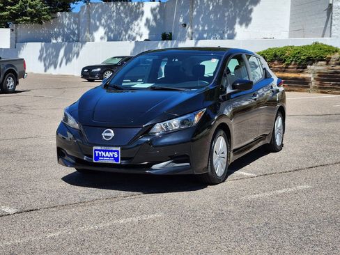 Used 2024 Nissan Leaf S FWD image 3