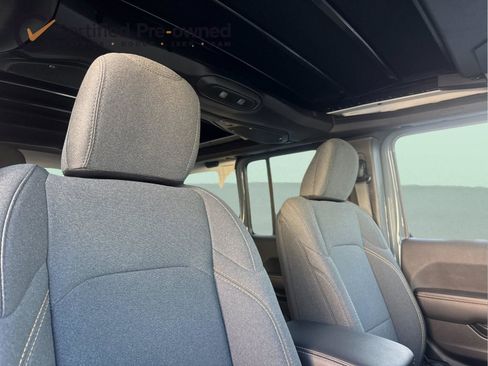 Certified 2025 Jeep Wrangler Unlimited Sahara w/ Safety Group image 18