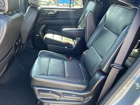 Used 2025 Chevrolet Tahoe Premier image 12