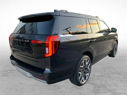 Used 2025 Ford Expedition Platinum w/ Platinum Ultimate Package AWD/4WD image 2