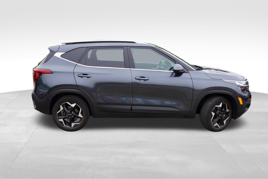 Certified 2024 Kia Seltos EX AWD/4WD image 2