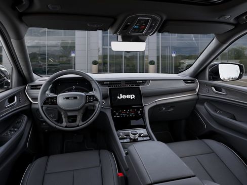 New 2025 Jeep Grand Cherokee Overland AWD/4WD image 14