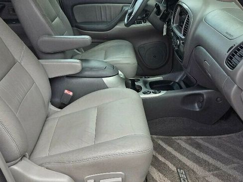 Used 2002 Toyota Sequoia Limited image 21