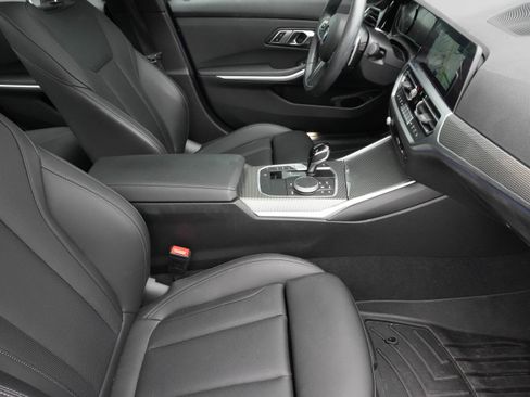 Certified 2022 BMW 330i Sedan w/ M Sport Package image 13