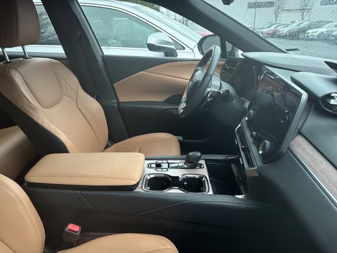 Used 2024 Lexus RX 350 Premium w/ Accessory Package (Z1) image 9