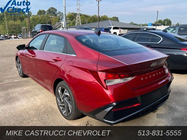 Used 2025 Hyundai Elantra SEL FWD image 4