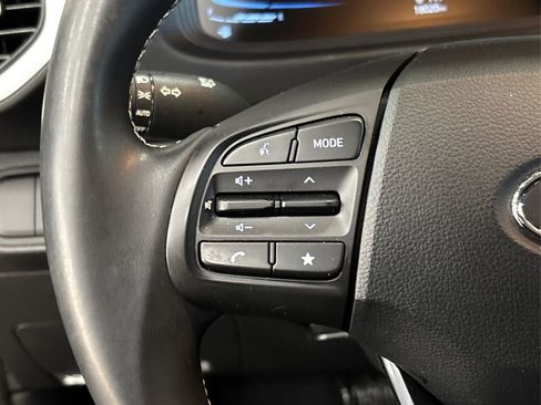 Certified 2023 Hyundai Venue Limited w/ Cargo Package image 29