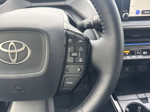 Used 2025 Toyota Prius XLE image 15