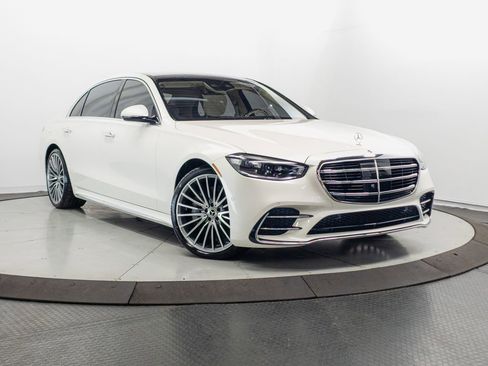 Certified 2022 Mercedes-Benz S 500 4MATIC image 1